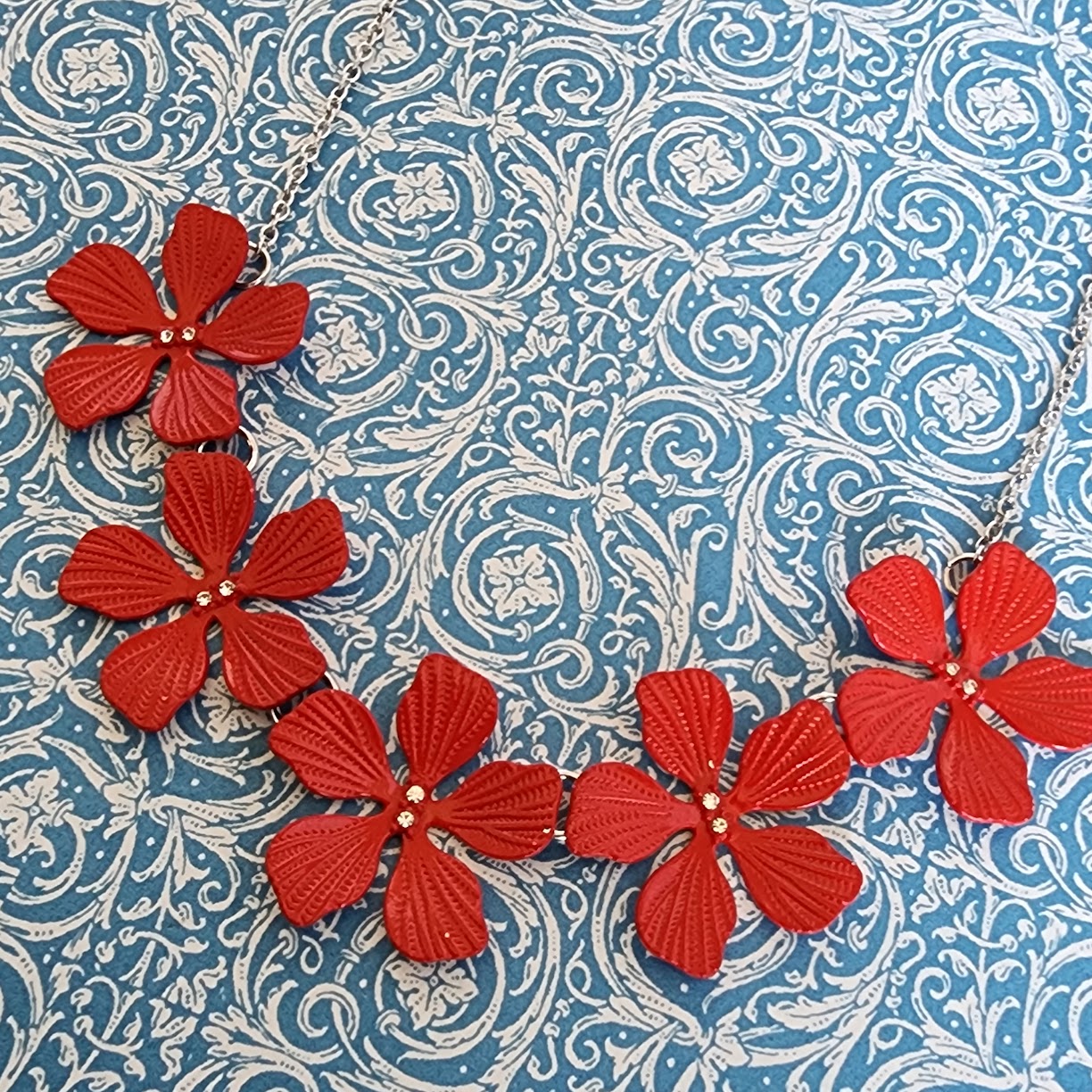 Paparazzi ~ Featured Finesse - Red Necklace