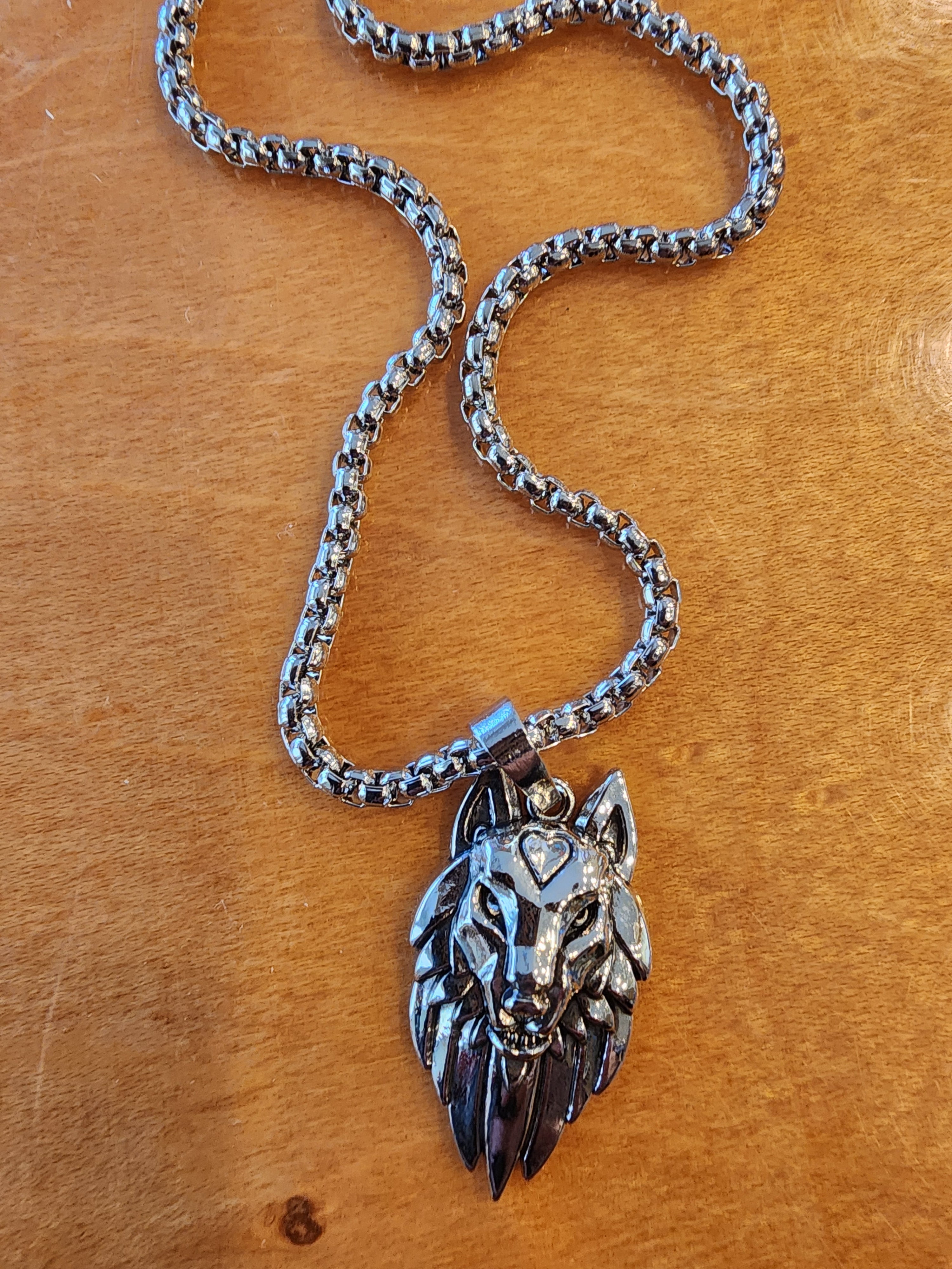 Paparazzi ~ Wolf Warrior Mens Necklace