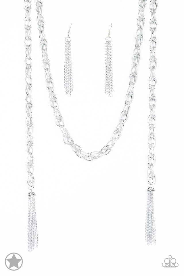 scarfed-for-attention-silver-p2in-svxx-011xx