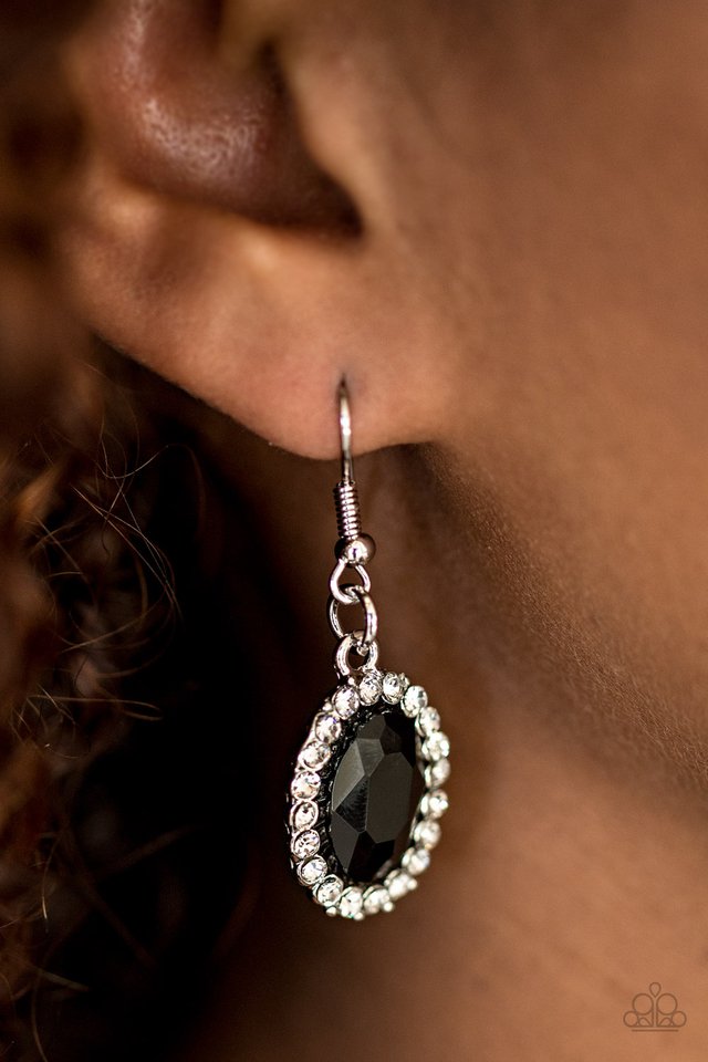 Paparazzi ~ The FAME Of The Game - Black Earrings