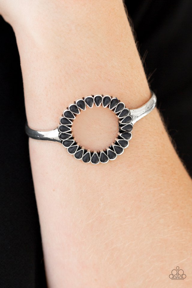 Paparazzi ~ Divinely Desert - Black Bracelet