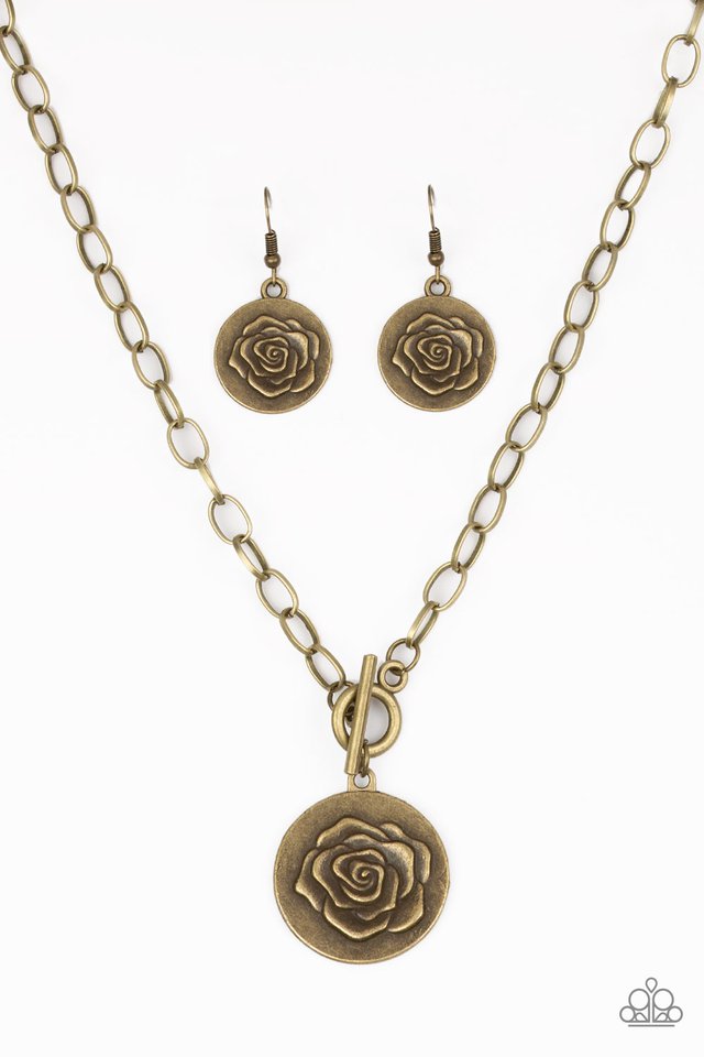 beautifully-belle-brass-p2wh-brxx-137xx