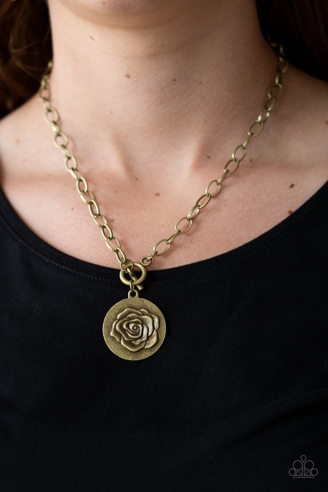 Paparazzi ~ Beautifully Belle - Brass Necklace