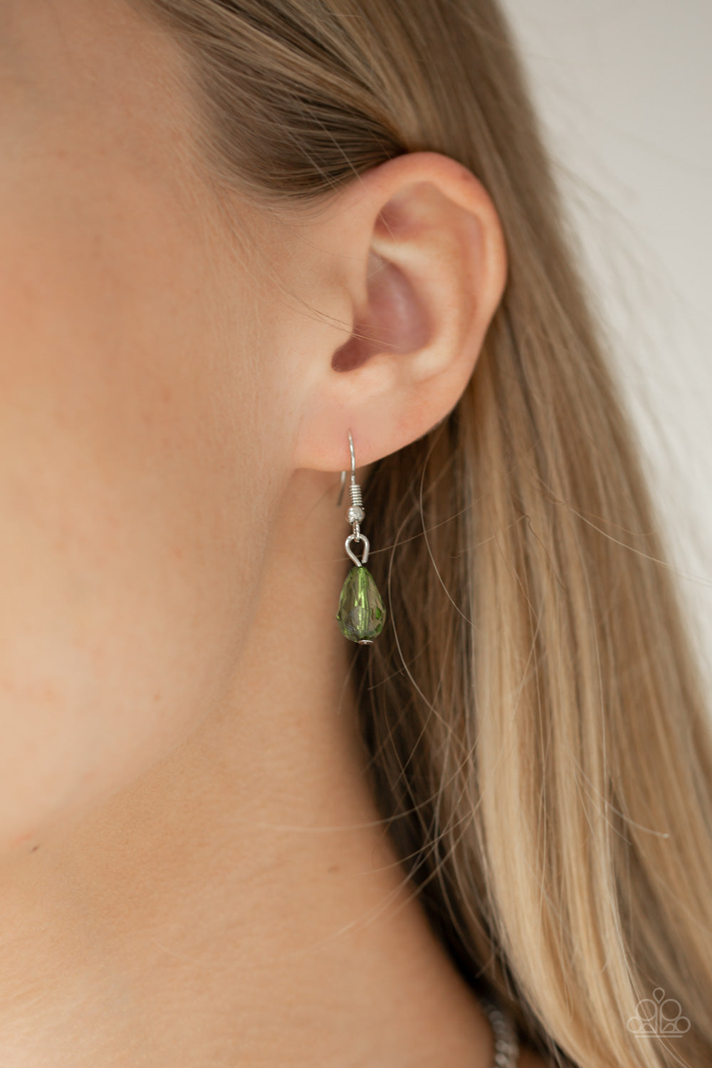 Paparazzi ~ Crystal Couture - Green Necklace