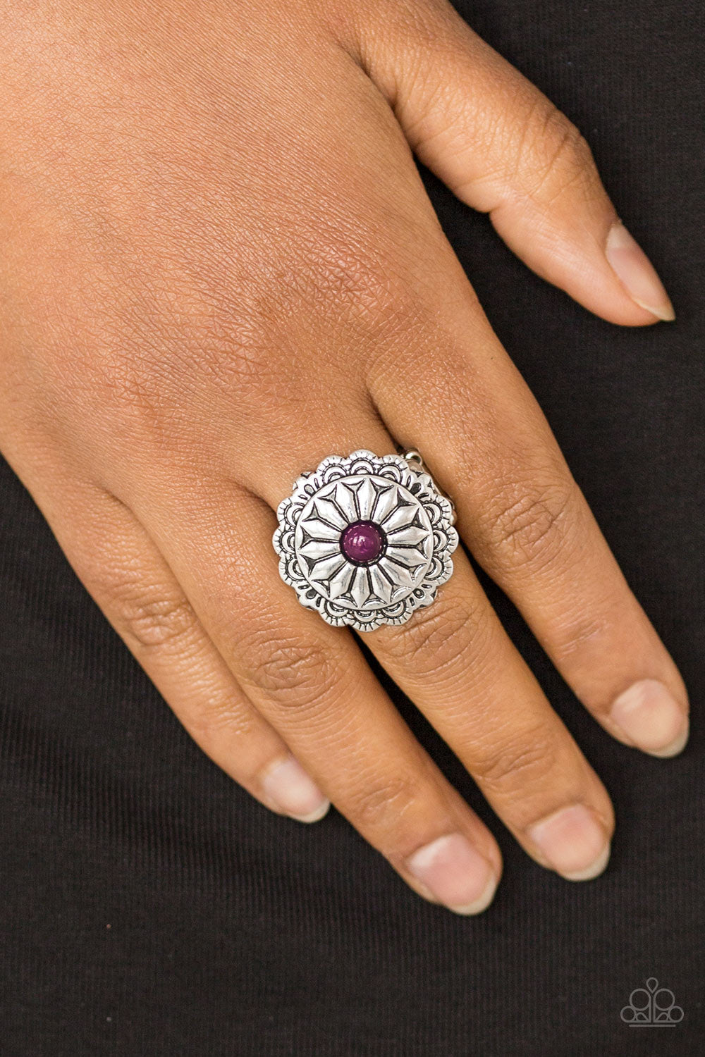 Paparazzi ~ Daringly Daisy - Purple Ring