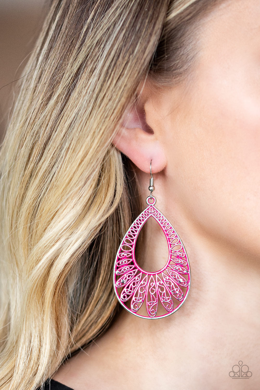 Paparazzi ~ Flamingo Flamenco - Pink Earrings