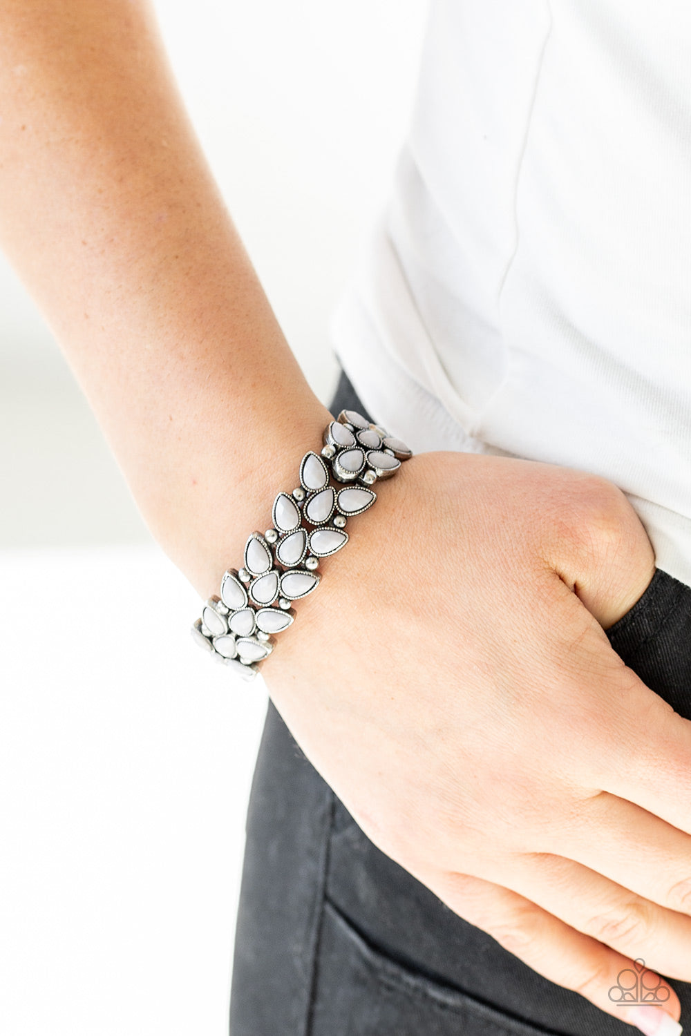 Paparazzi ~ Vintage Venture - Silver Bracelet