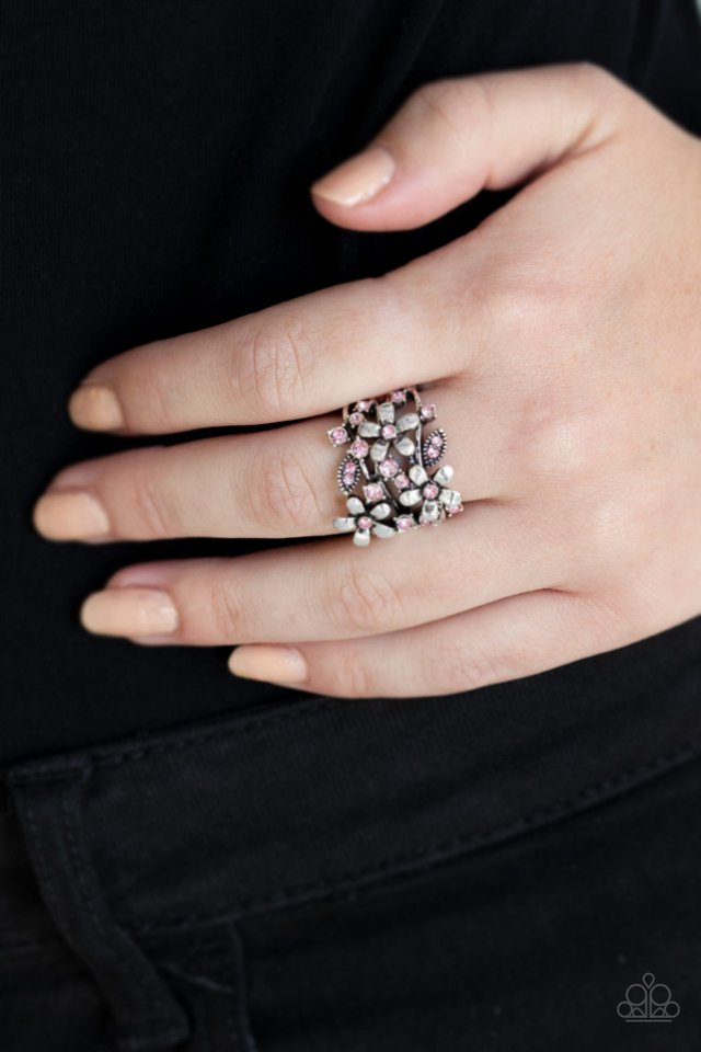 Paparazzi ~ Gardenia Gleam - Pink Ring