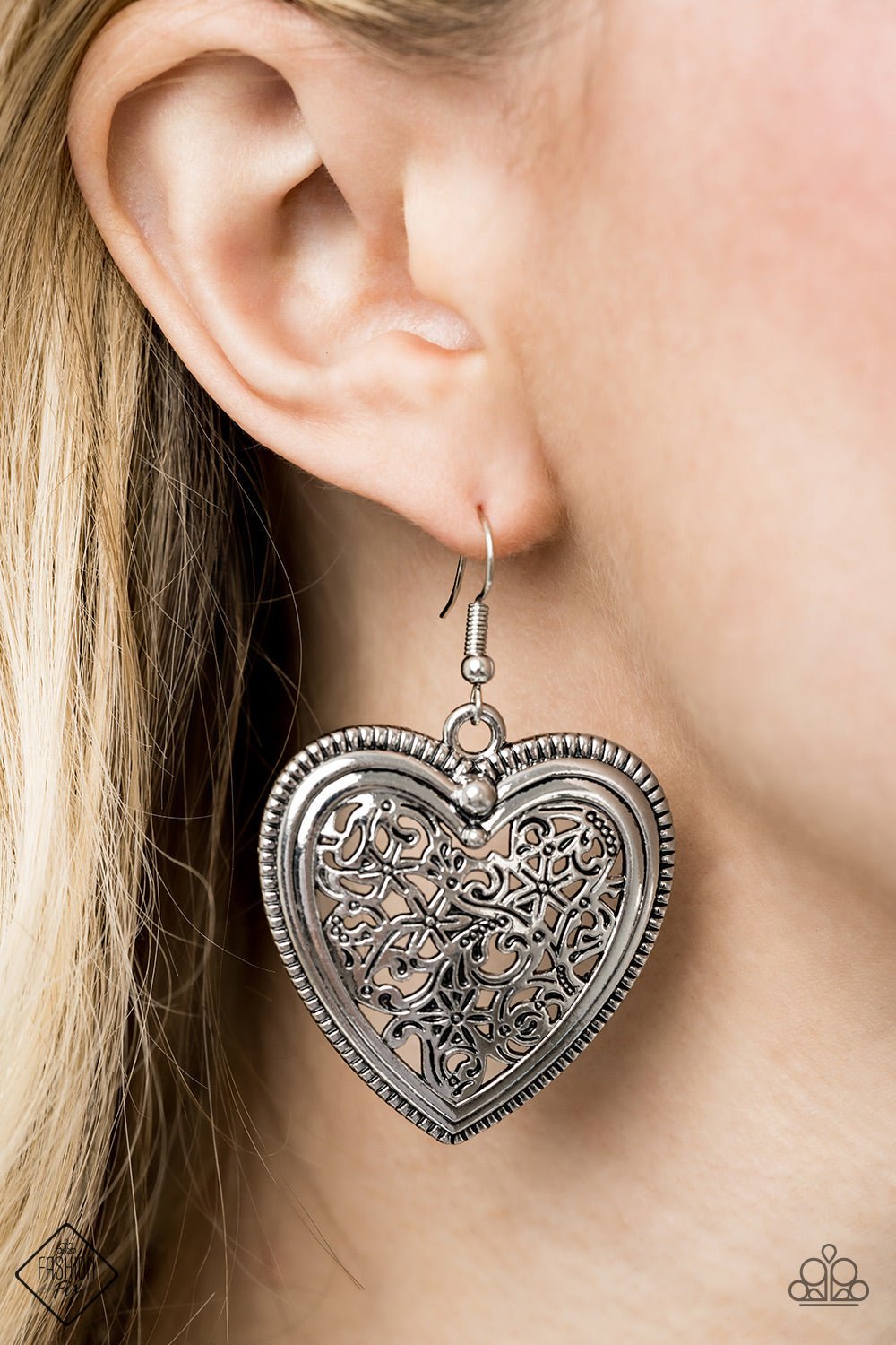 Paparazzi ~ Victorian Devotion - Silver Earrings