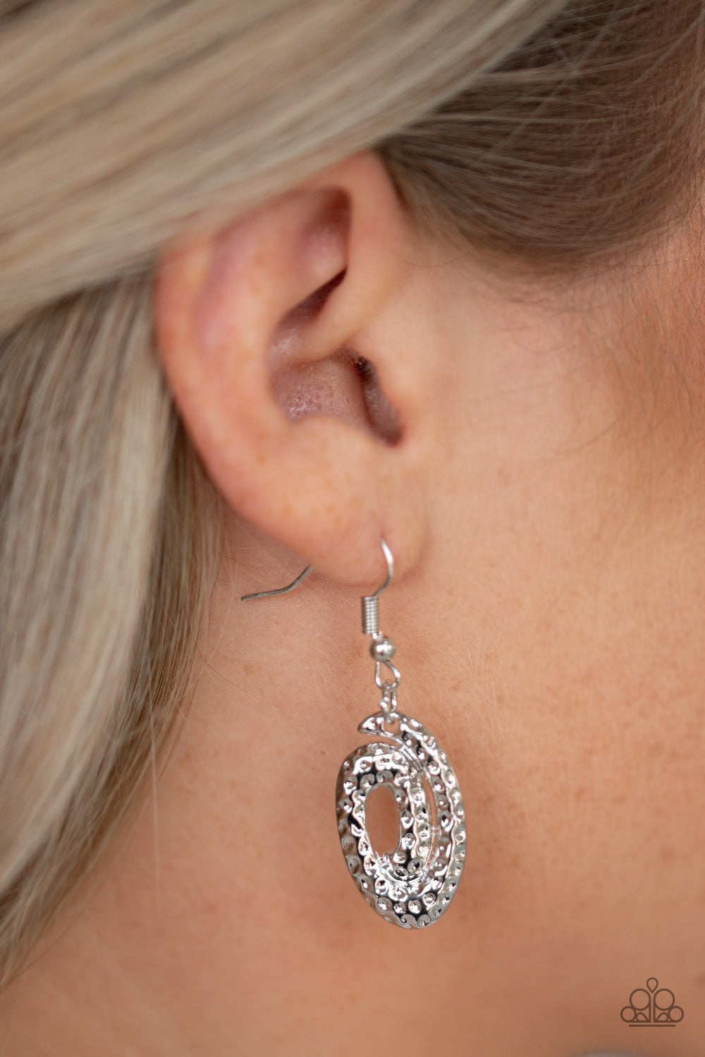 Paparazzi ~ Metro Mystique - Silver Necklace