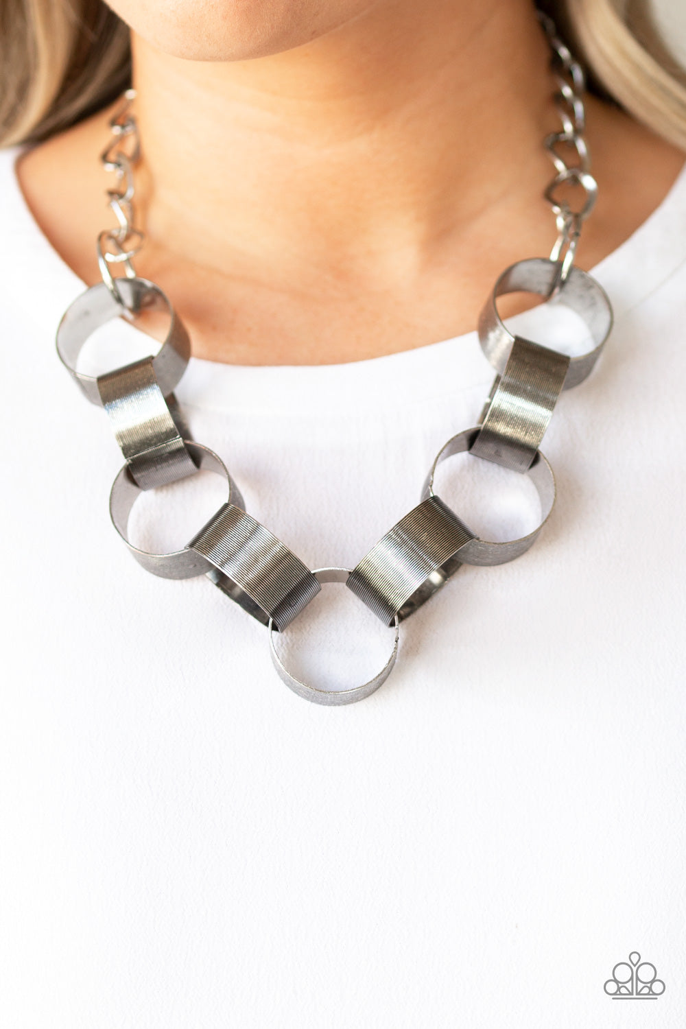 Paparazzi ~ Big Hit - Silver Necklace