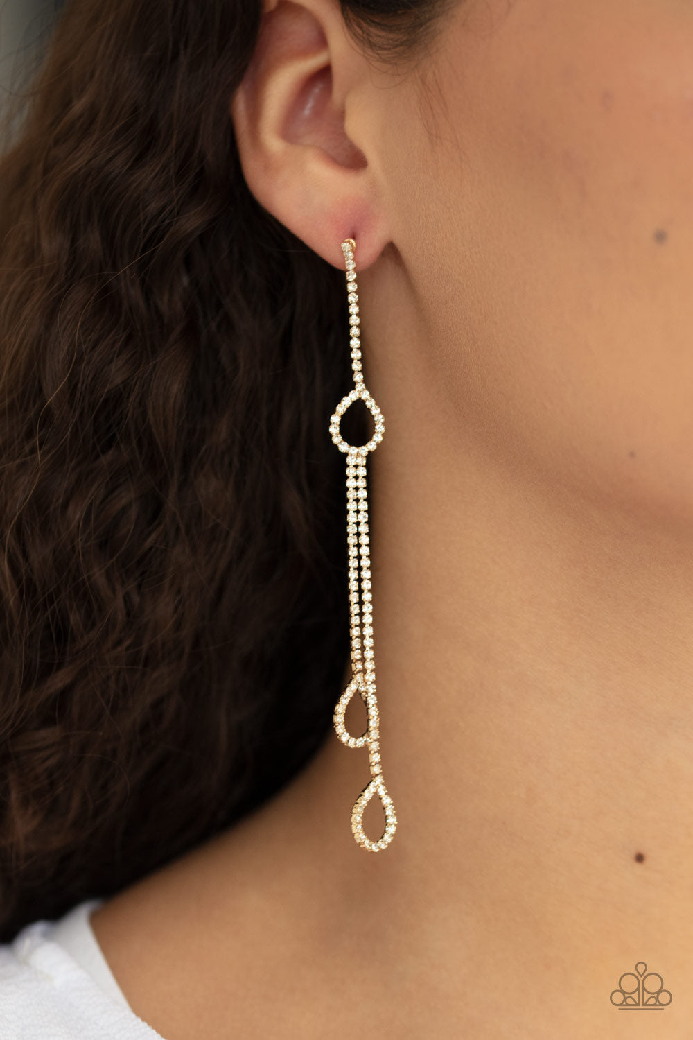 Paparazzi ~ Chance of REIGN - Gold Post Earrings