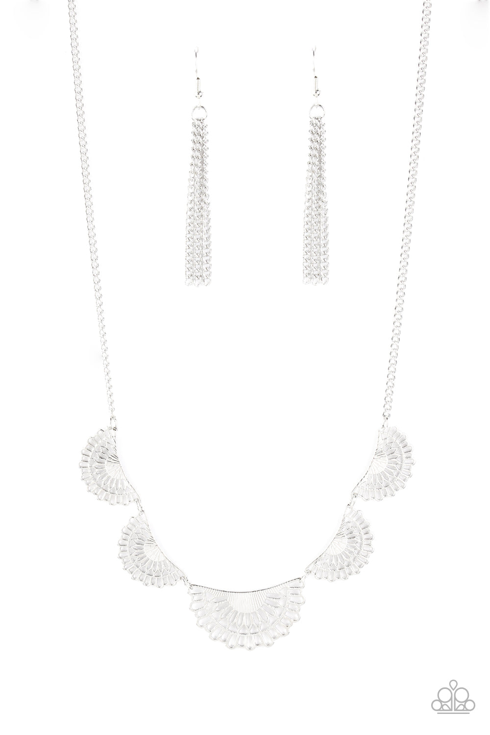 fanned-out-fashion-silver-p2da-svxx-214xx