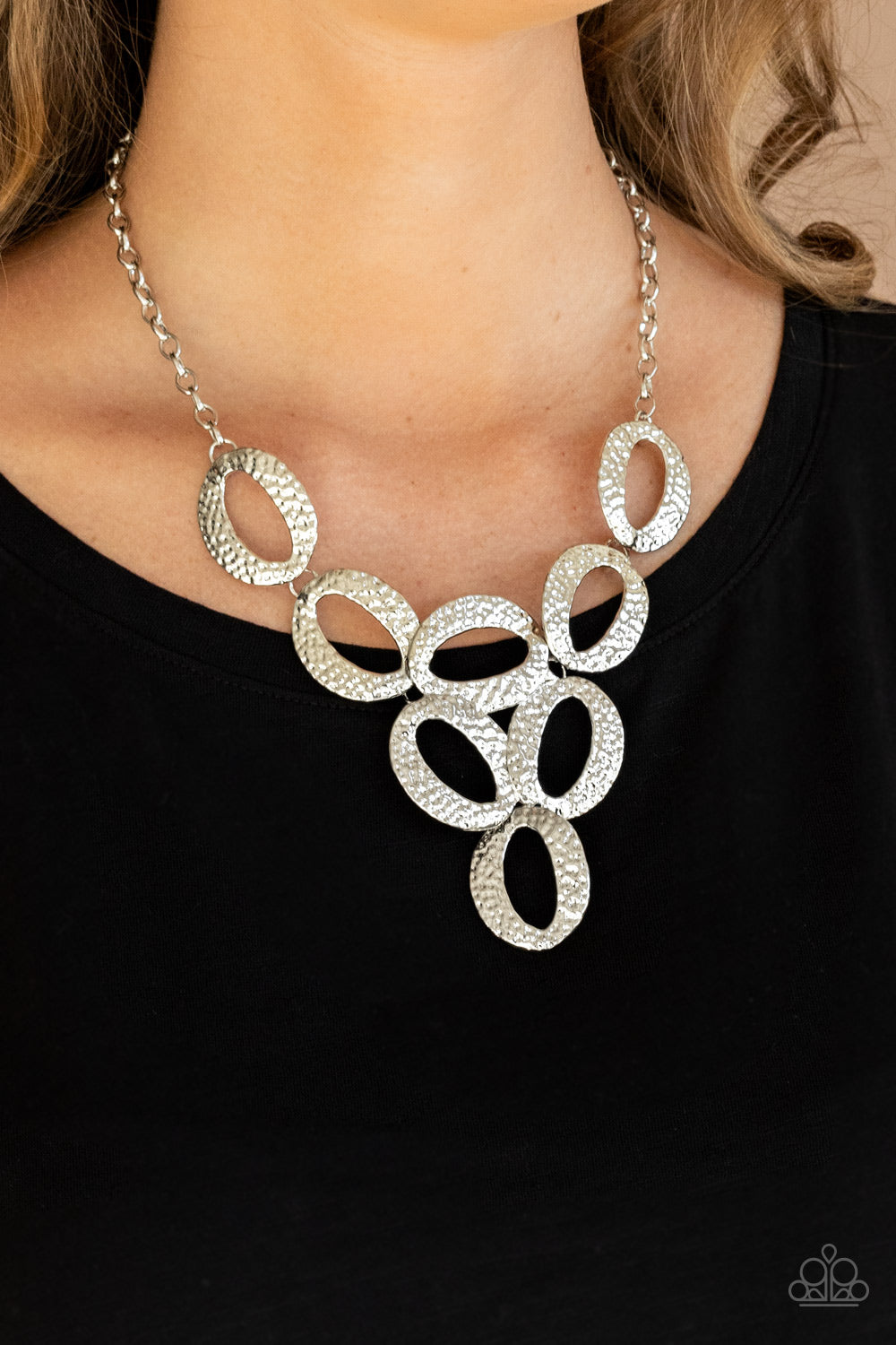 Paparazzi ~ OVAL The Limit - Silver Necklace