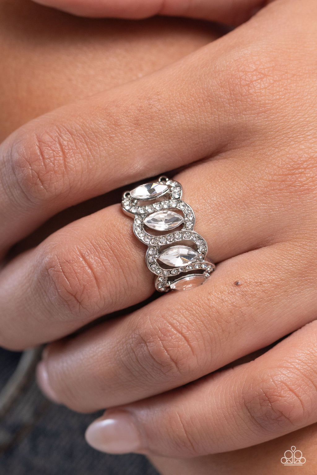 staggering-sparkle-white-p4re-wtxx-459xx