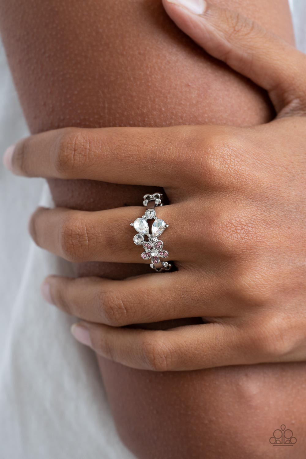 Paparazzi ~ Enchanting Efflorescence - Pink Ring