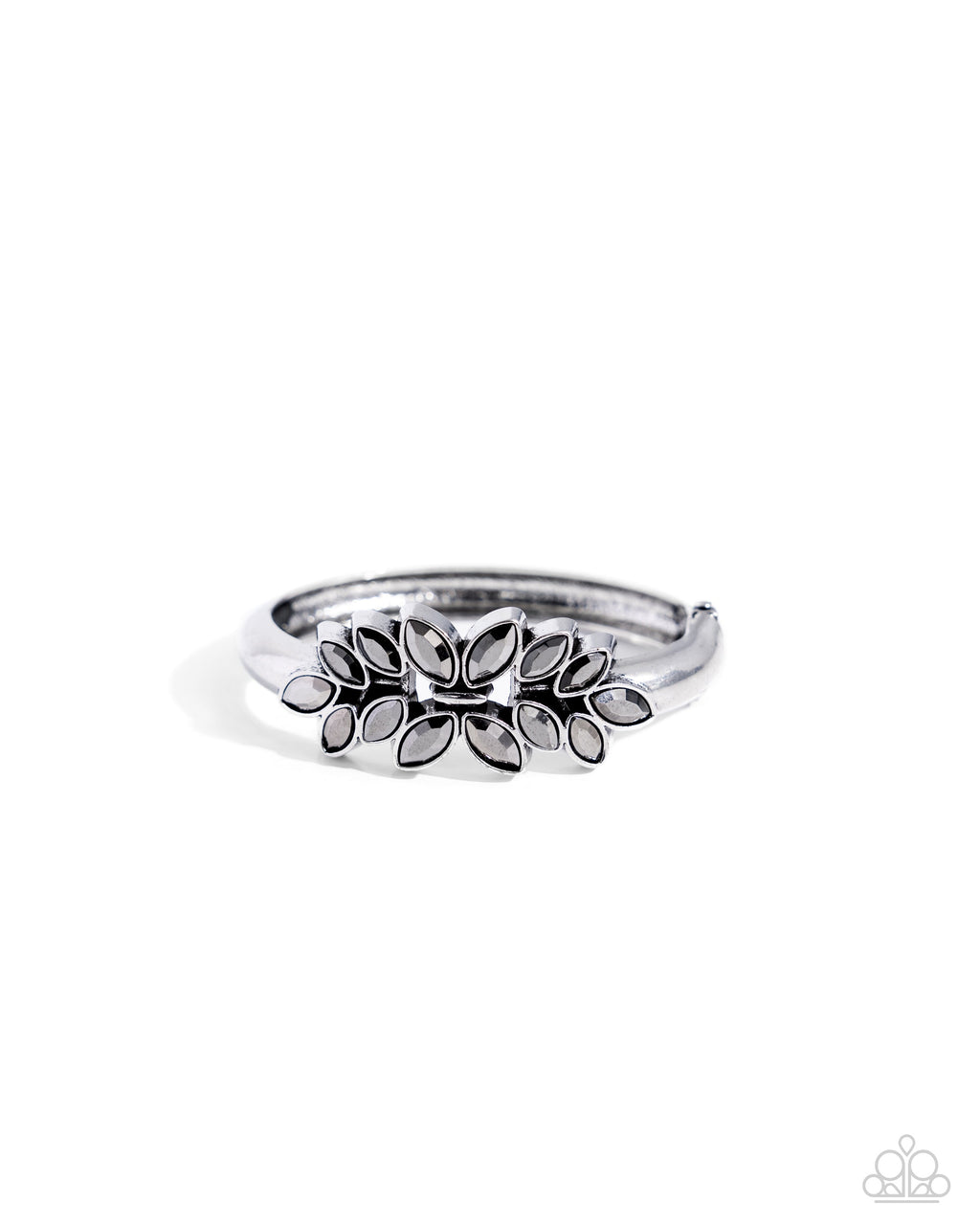 glamorously-garnished-silver-p9re-svxx-293xx