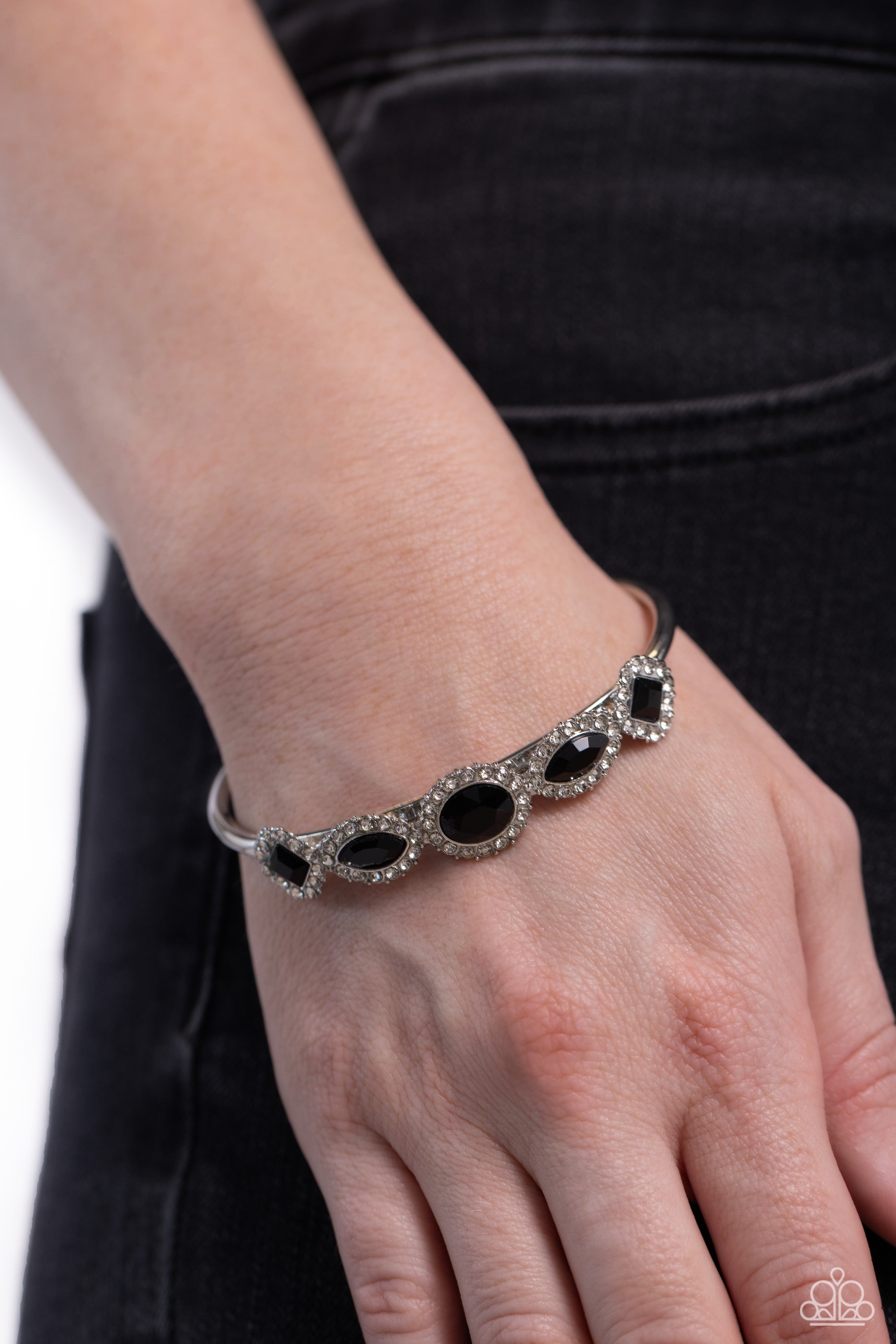 simmer-on-glow-black-p9re-bkxx-346xx