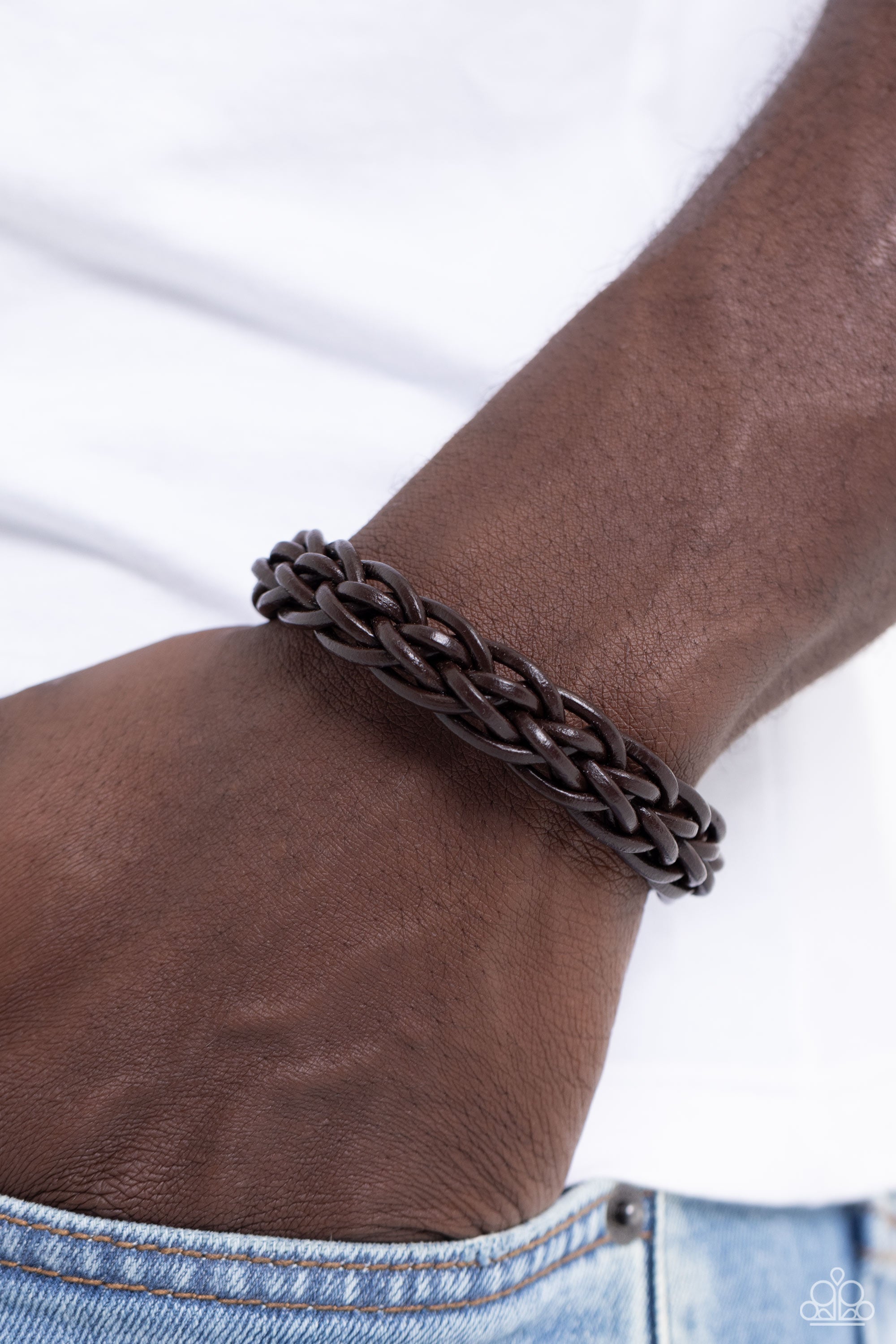 cattle-ranch-brown-p9ur-bnxx-617xx