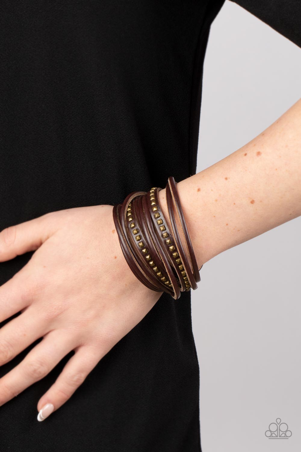 studded-sensation-brass-p9ur-brxx-055xx