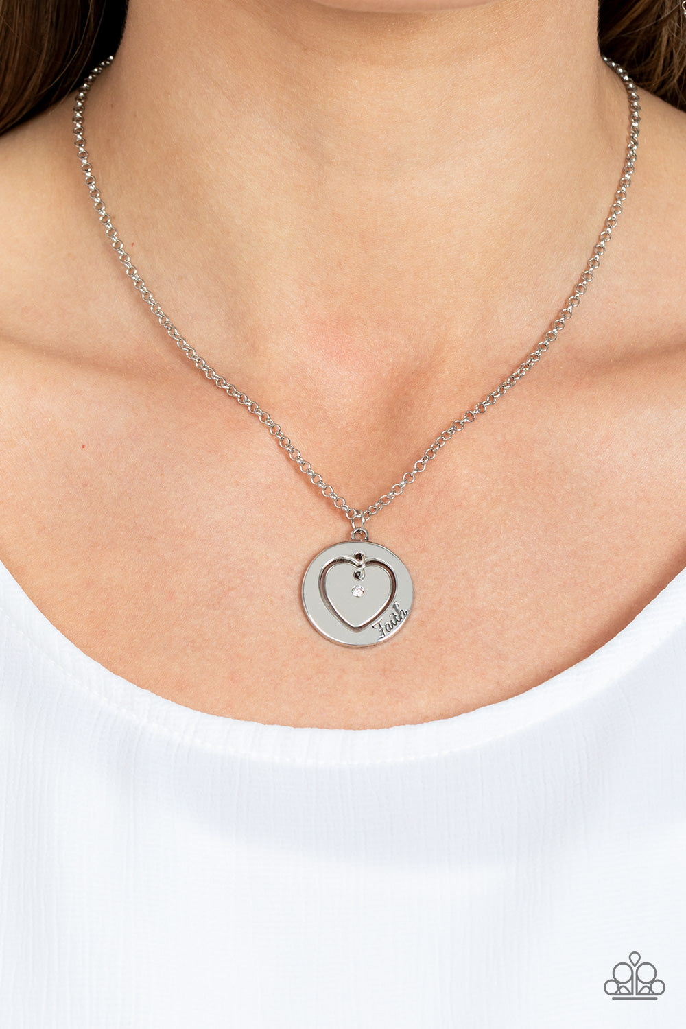 heart-full-of-faith-white-p2re-wtxx-583xx