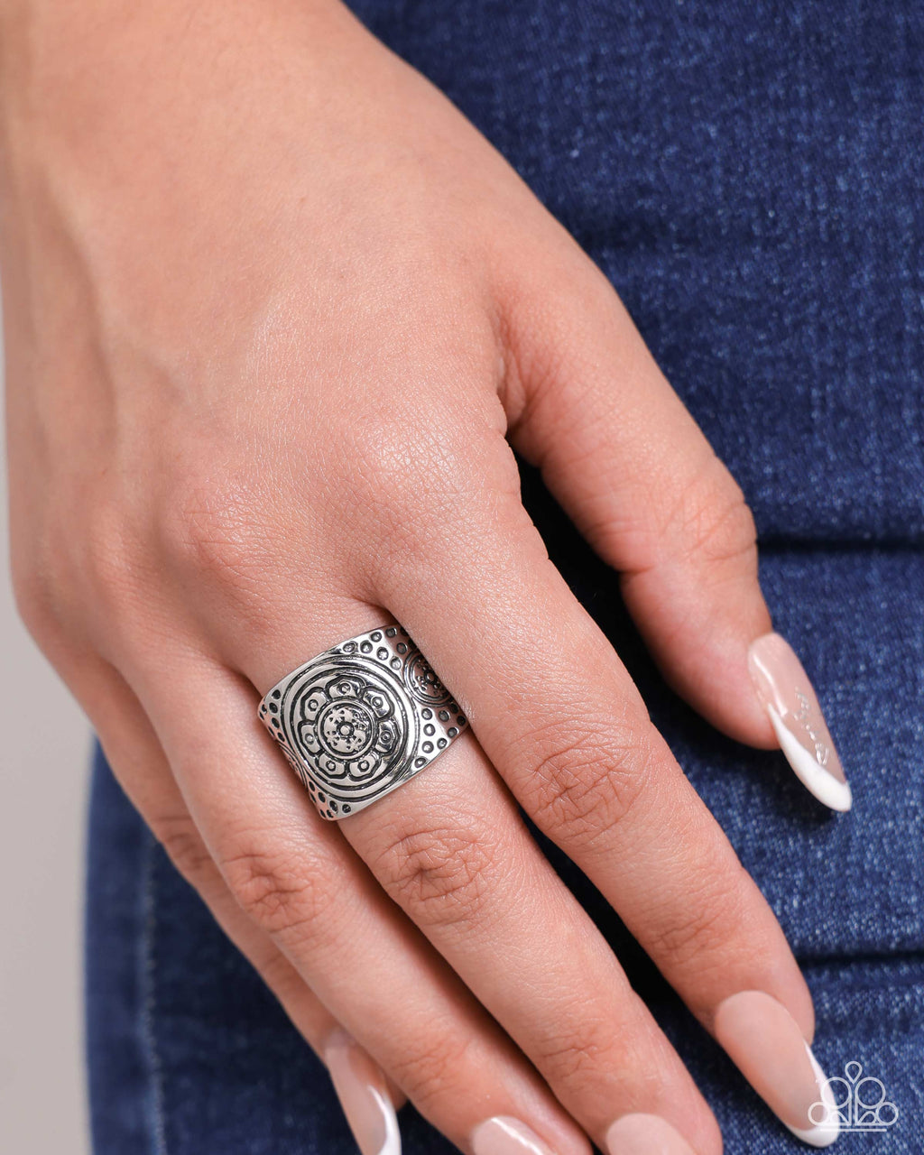 elegant-engravement-silver-p4se-svxx-084xx