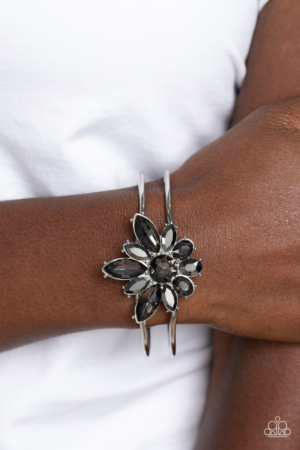 chic-corsage-silver-p9st-svxx-032xx