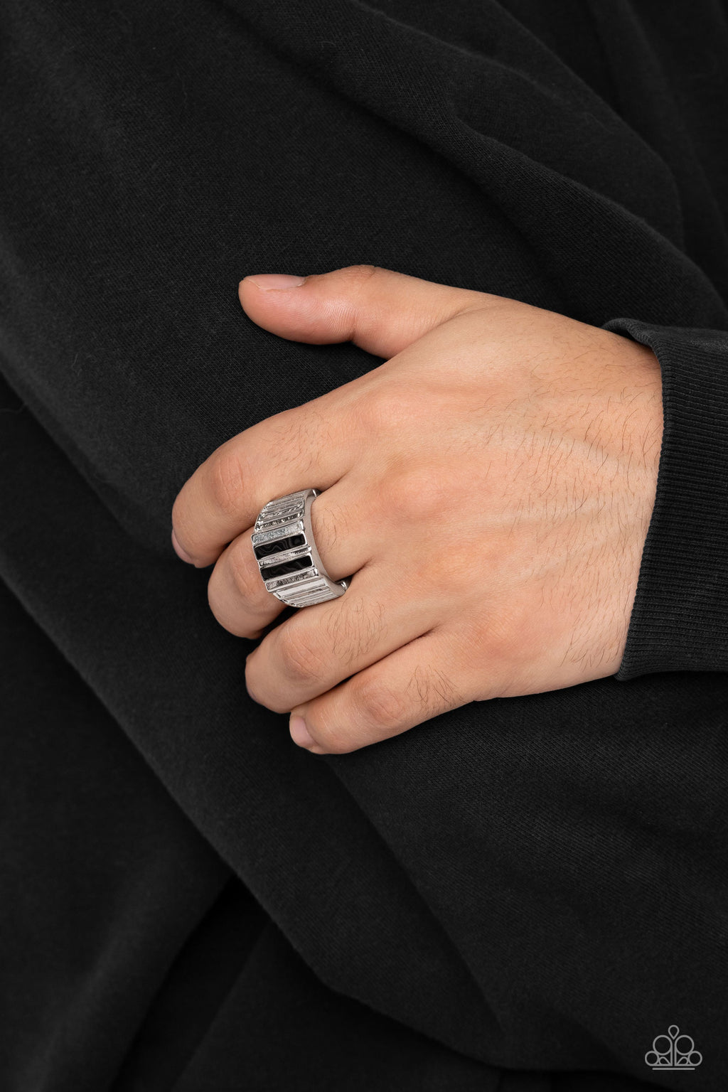 rectangular-relic-black-p4mn-urbk-035xx