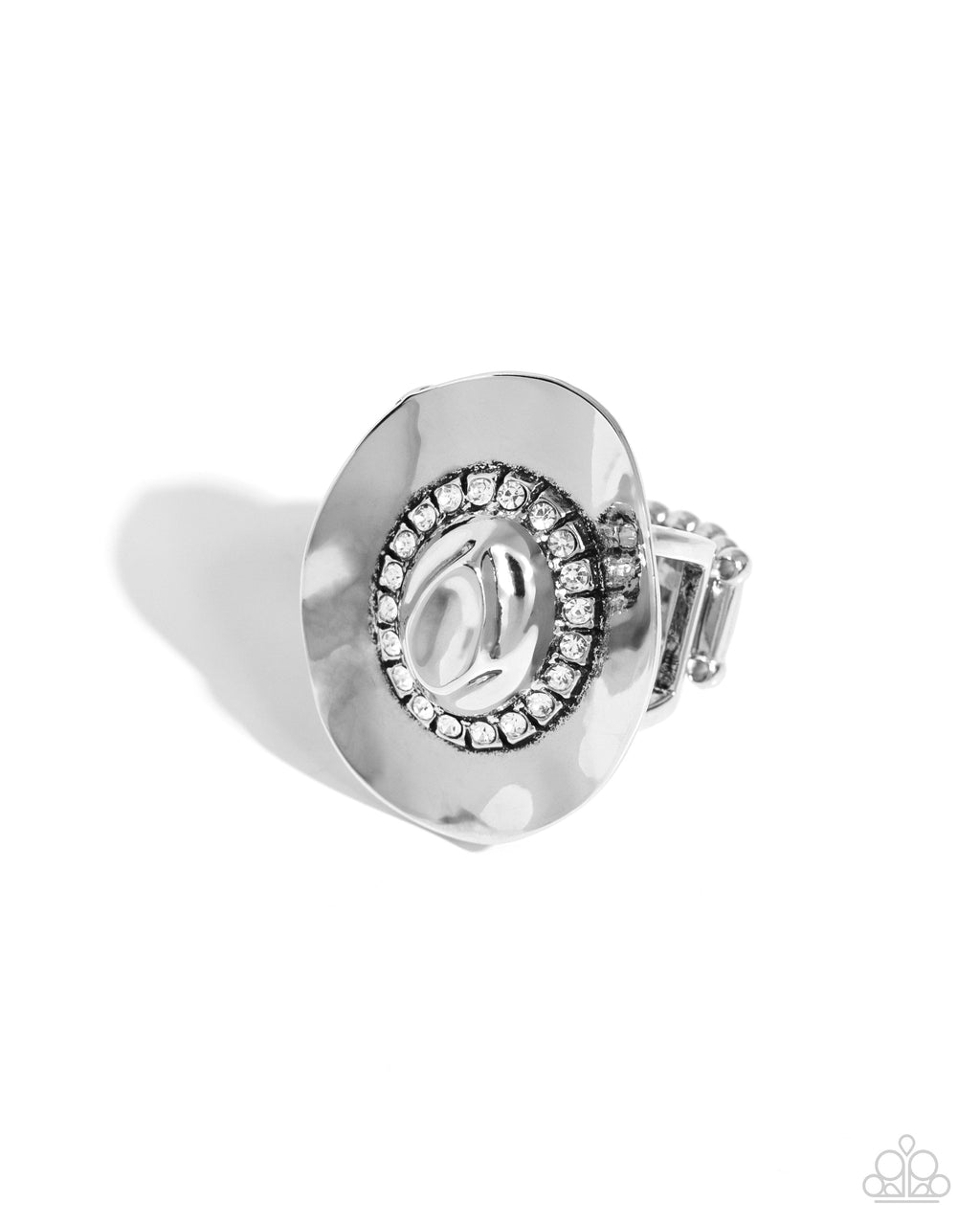broach-backdrop-white-p4se-wtxx-203xx