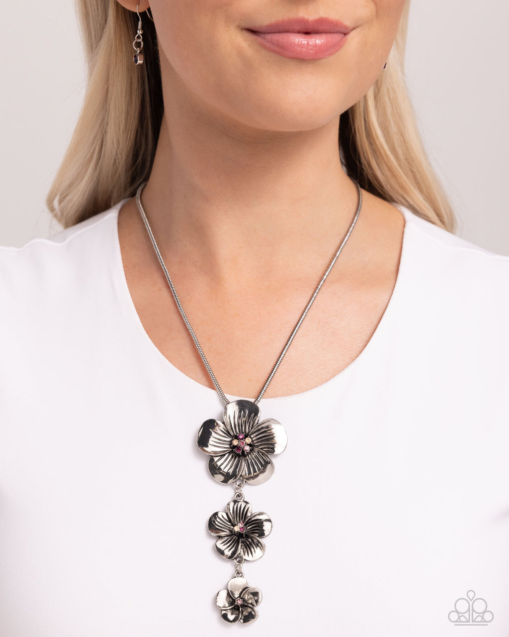 wallflower-whimsy-purple-p2st-prxx-164xx