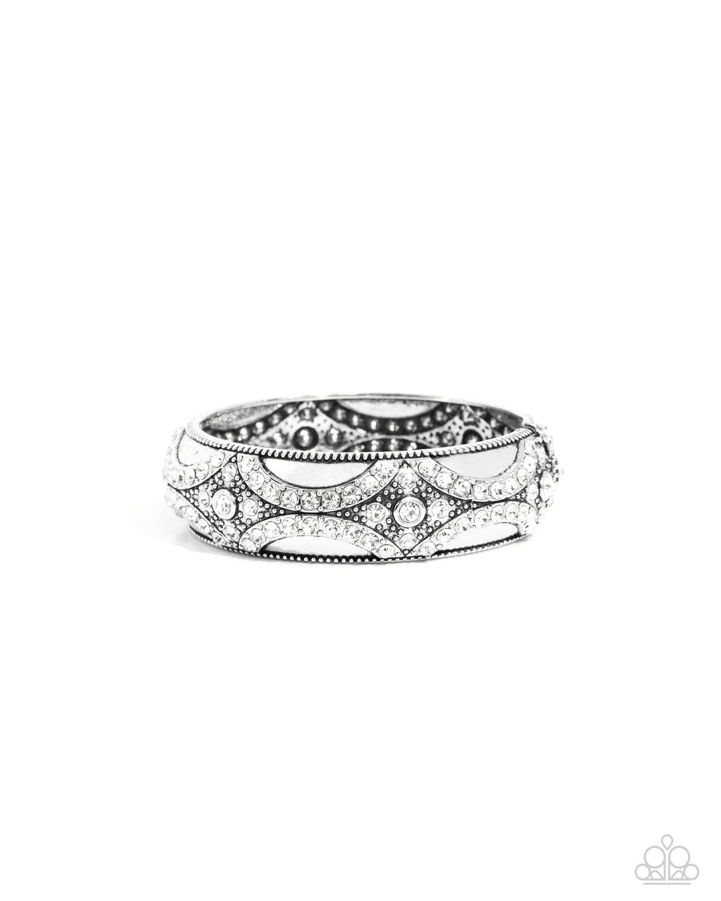 draped-in-decadence-white-p9st-wtxx-060xx