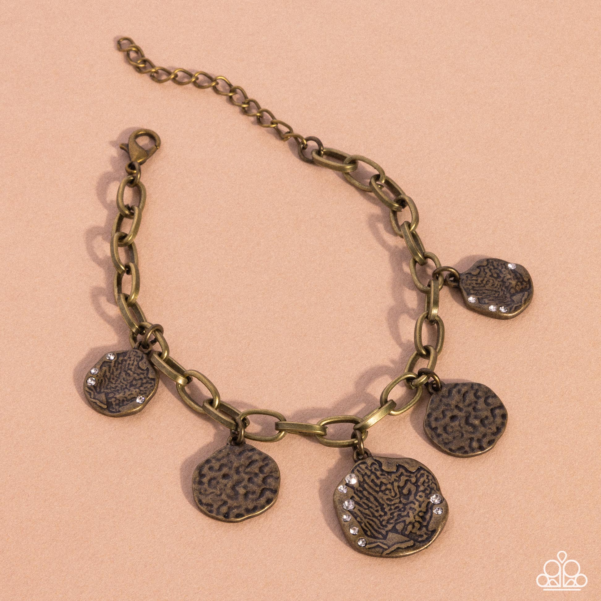 winking-wild-brass-p9ba-brxx-081xx
