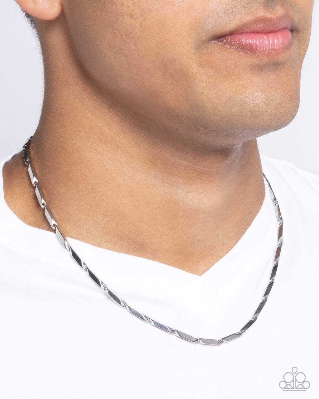 complimentary-chain-silver-p2mn-ursv-104xx