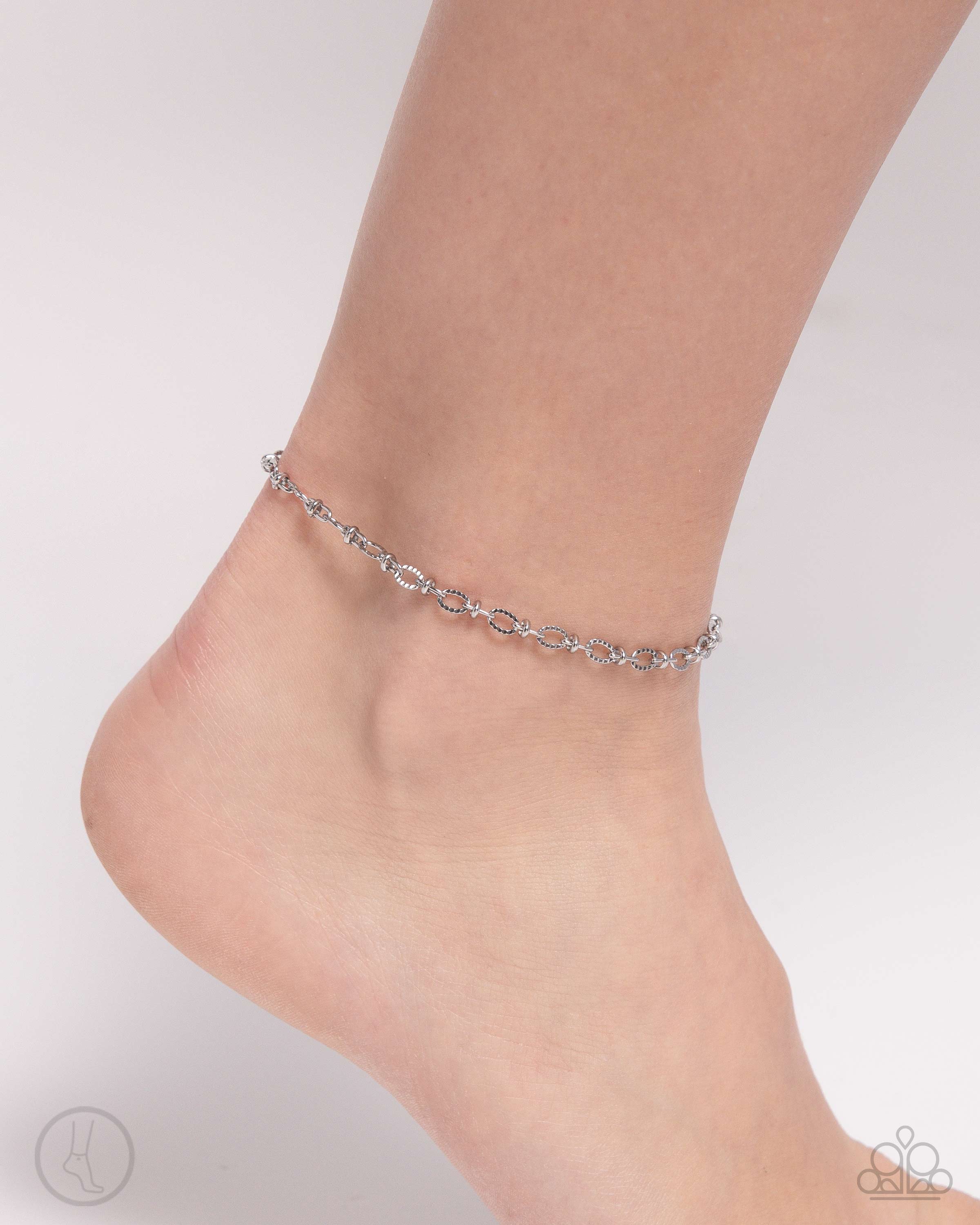 for-a-moment-silver-p9an-svxx-057xx
