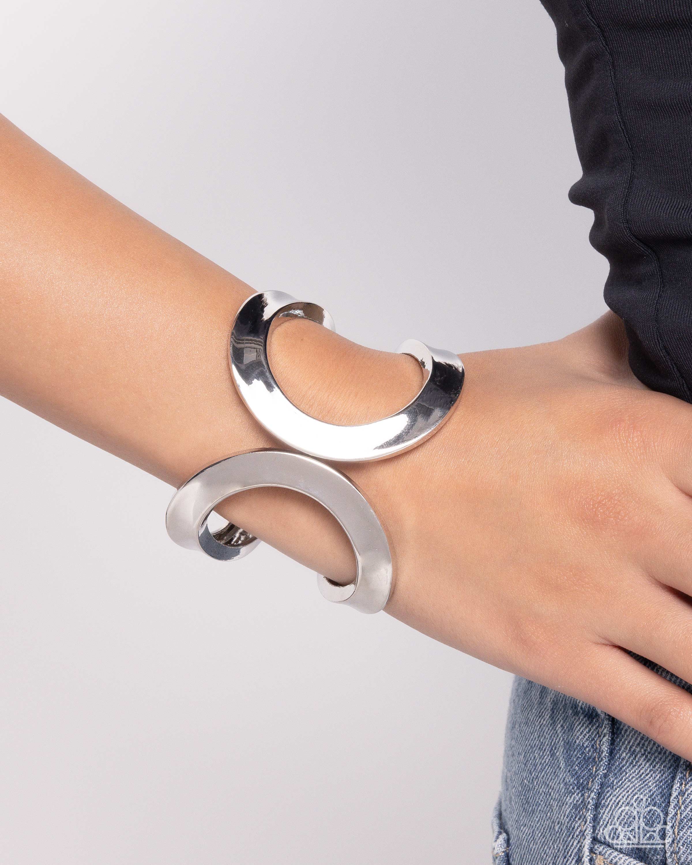 airy-attraction-silver-p9ba-svxx-236xx