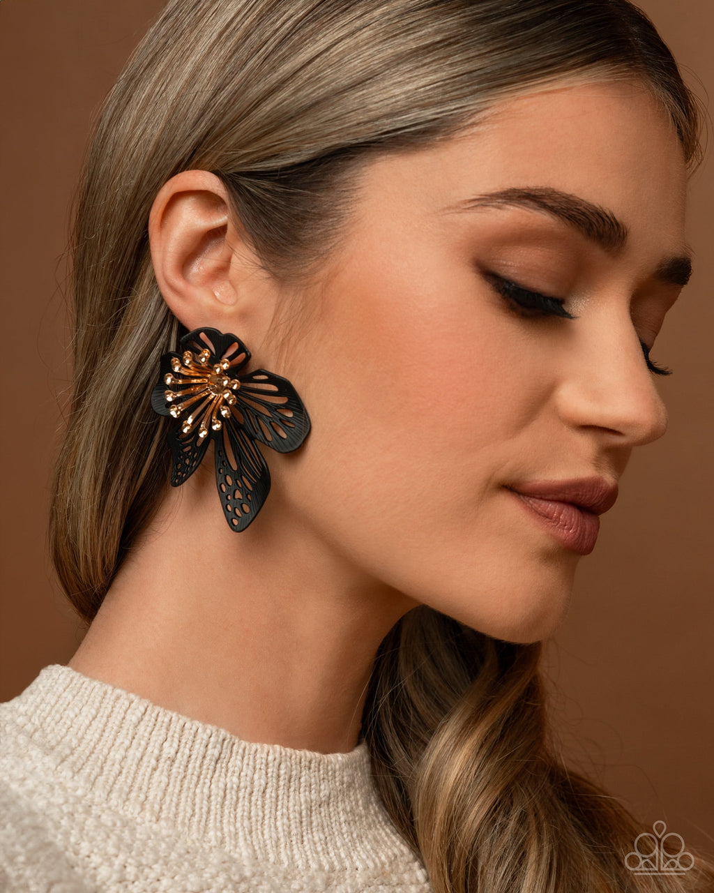 wonderland-wallflower-black-p5po-bkxx-270xx