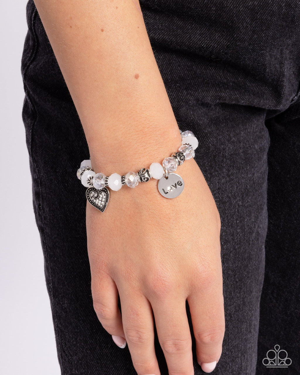 filigree-finesse-white-p9re-wtxx-644xx