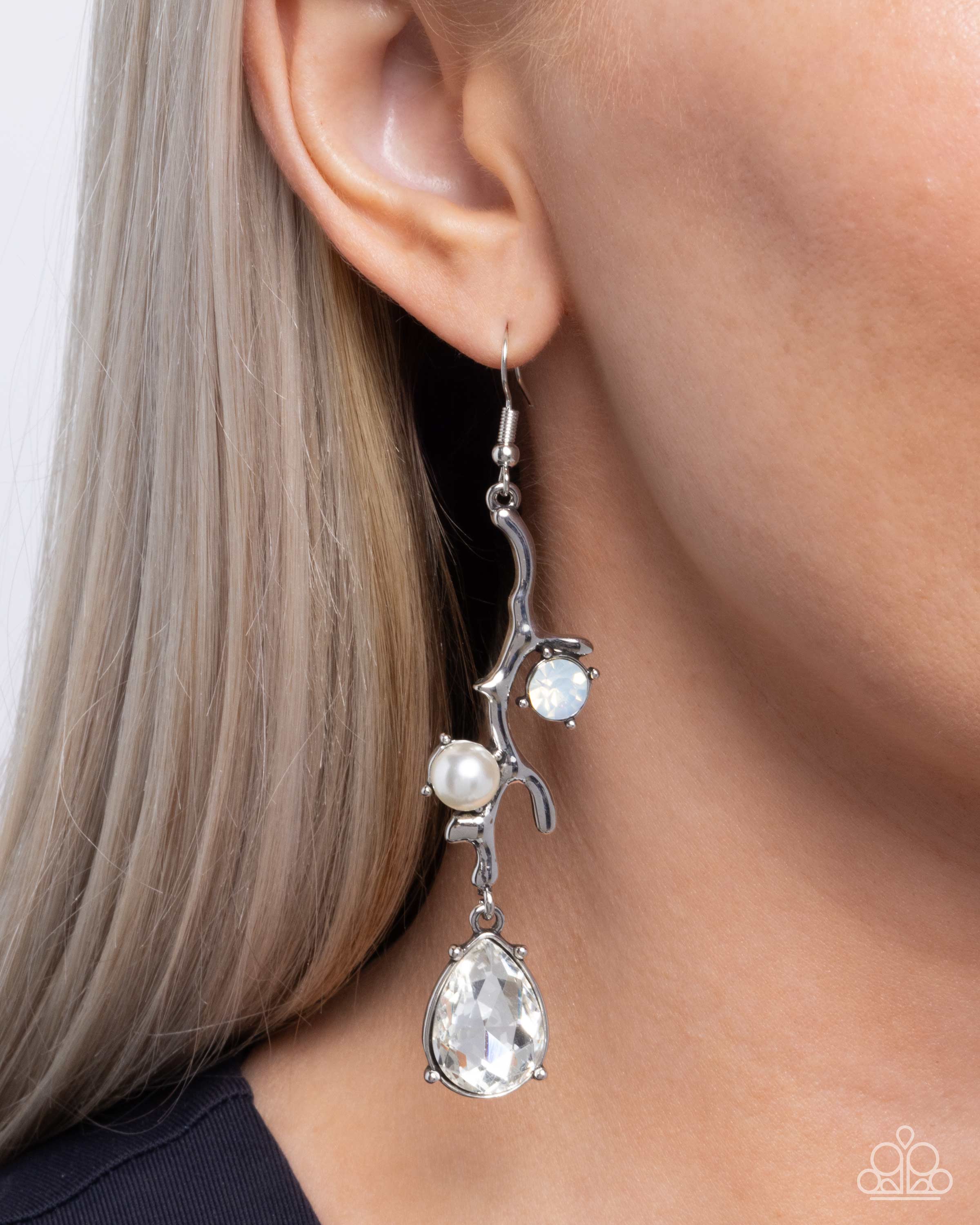 glitzy-giveaway-white-p5re-wtxx-639xx
