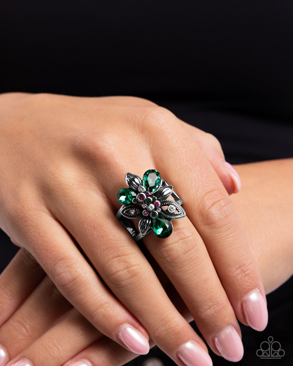 carefree-corsage-green-p4re-grxx-220xx
