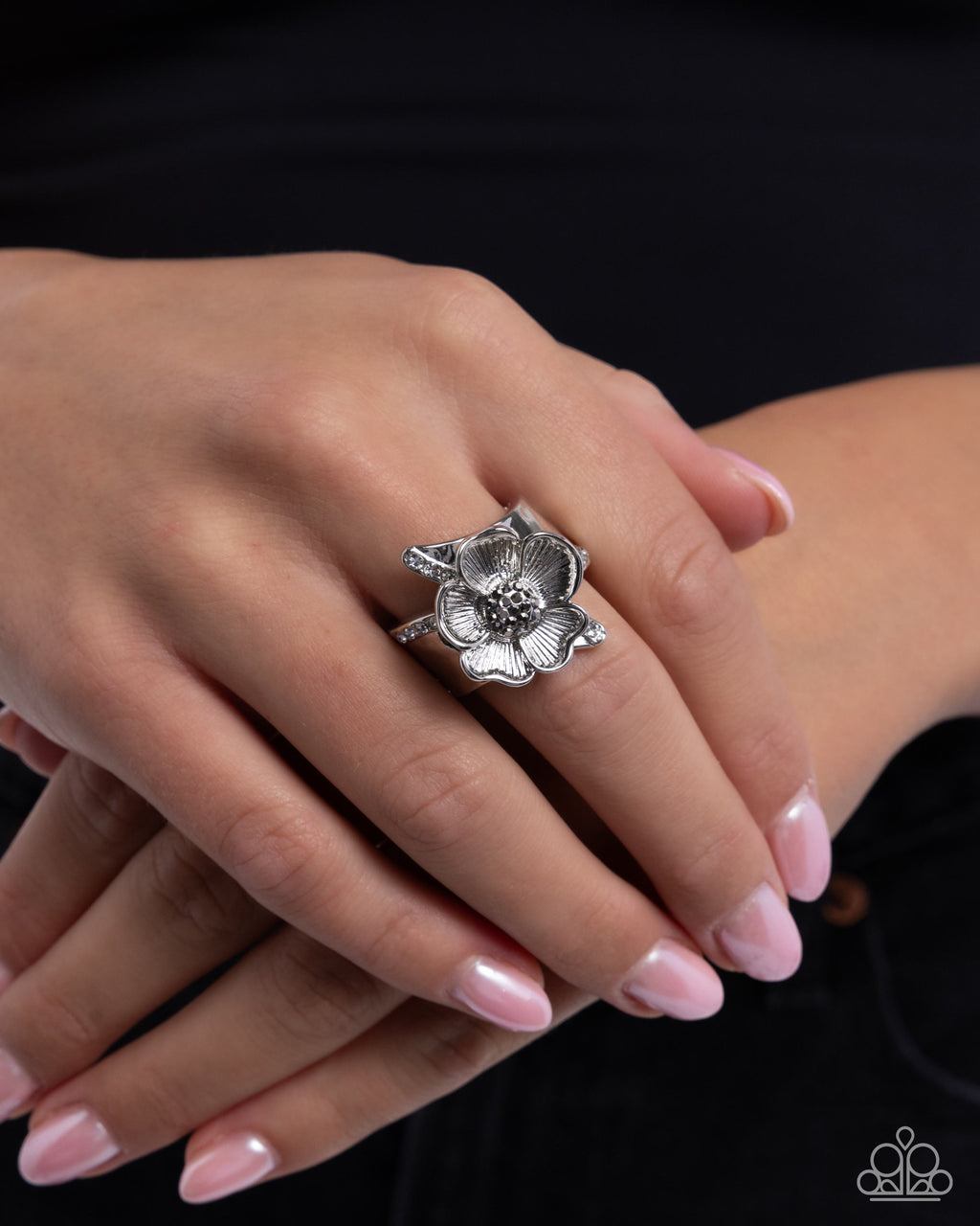 floral-fact-silver-p4re-svxx-198xx