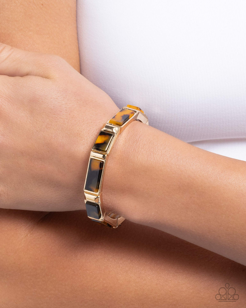 acrylic-accent-gold-p9se-gdxx-069xx