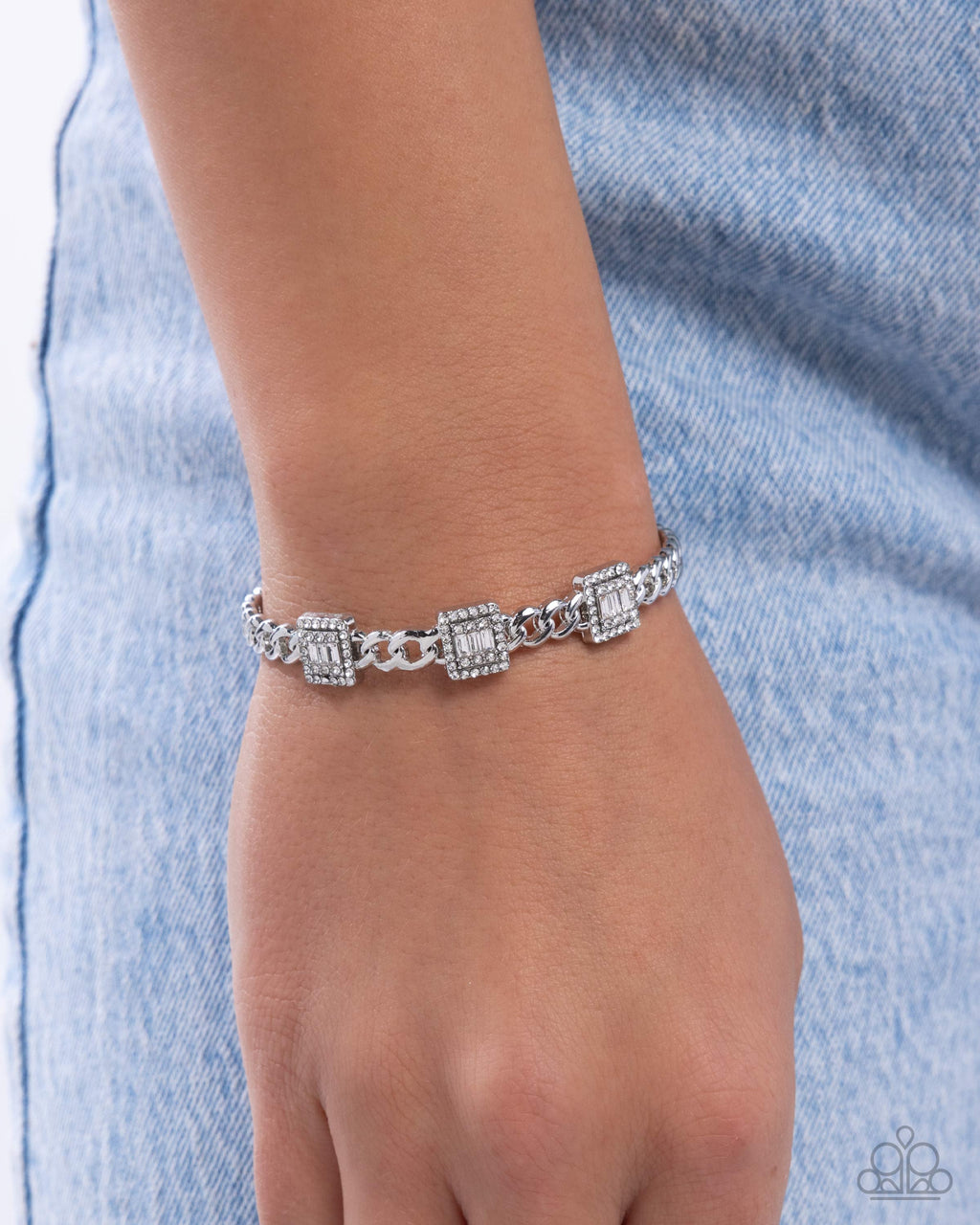 suitable-squares-white-p9ba-wtxx-095xx