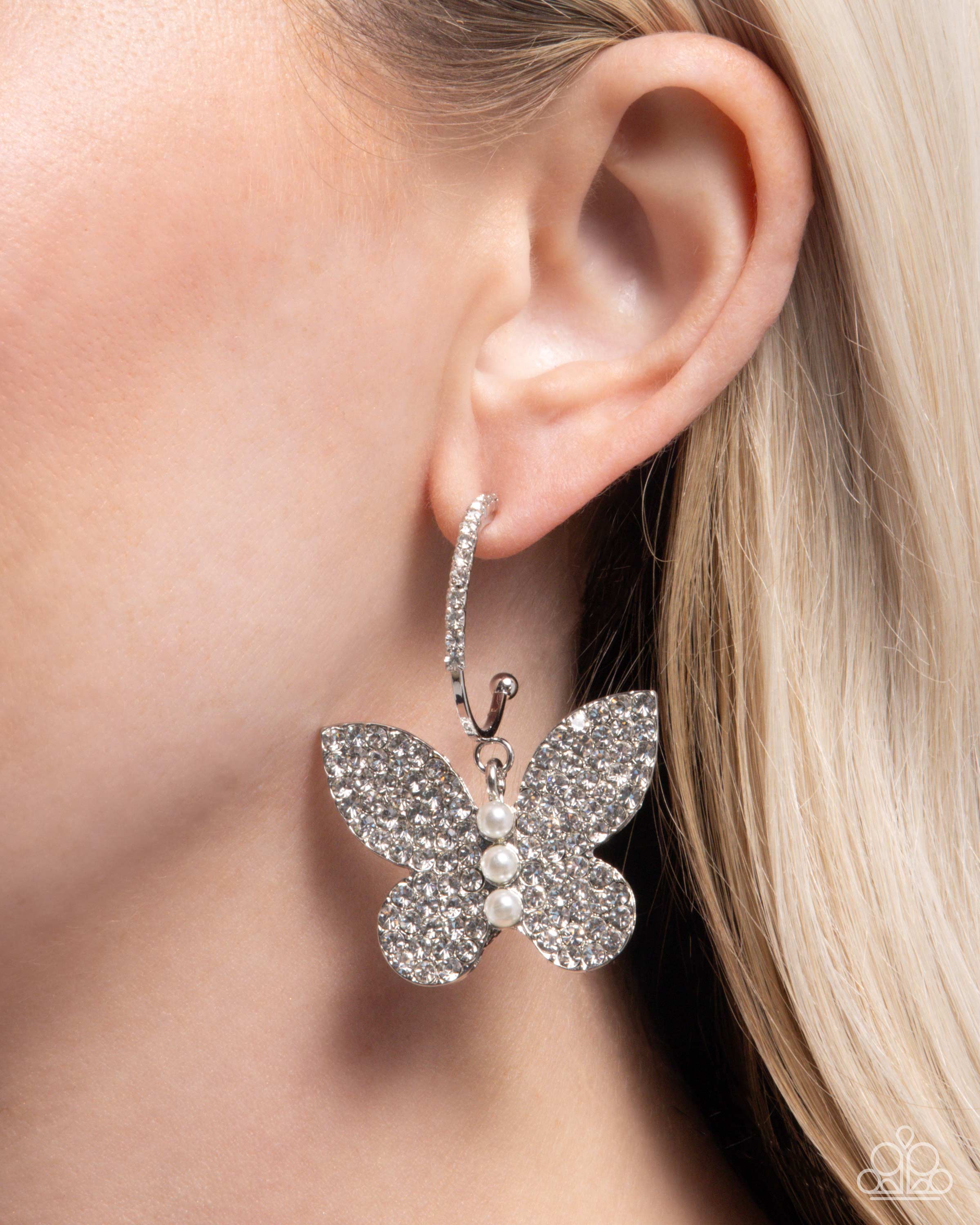 butterfly-boundary-white-p5ho-wtxx-216xx