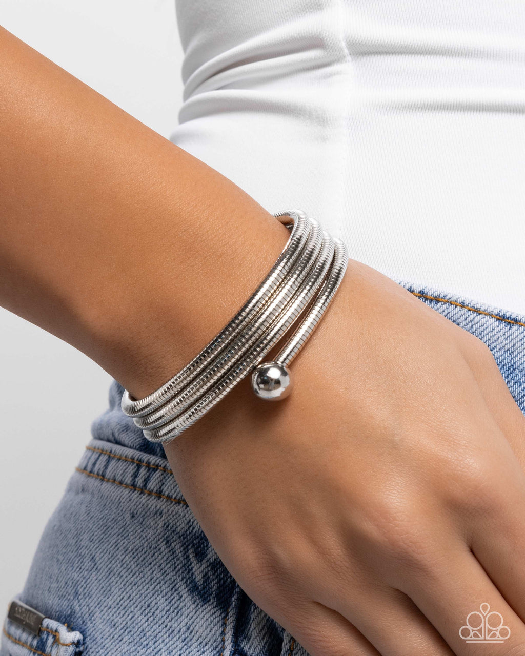 calmly-coiled-silver-p9ba-svxx-254xx