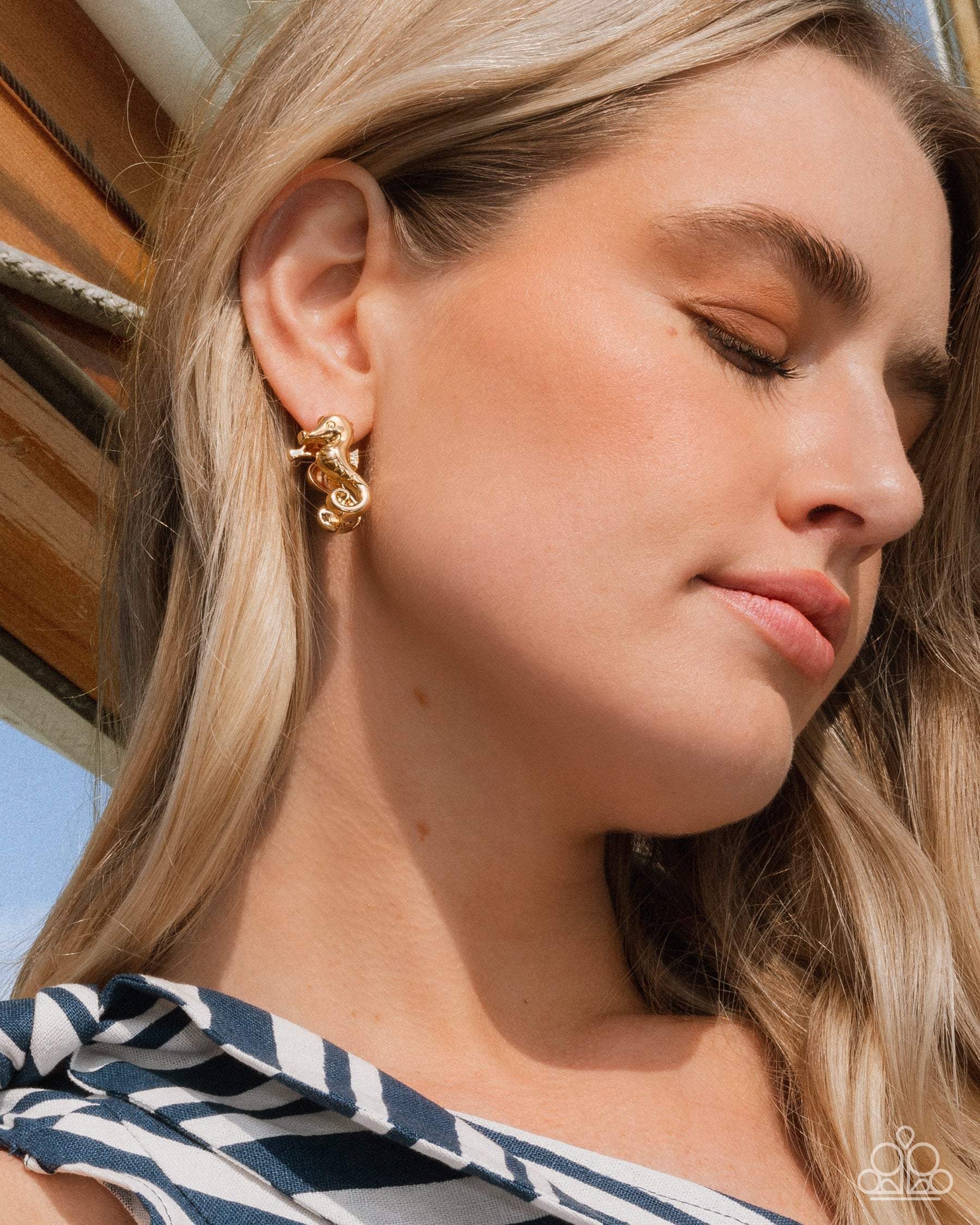 sea-horse-statement-gold-p5ho-gdxx-433xx