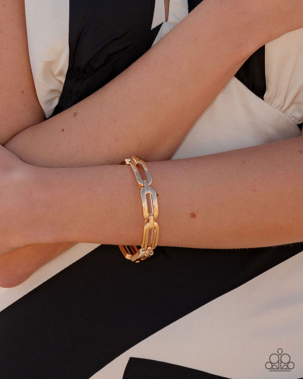 symmetrical-sheen-gold-p9ba-gdxx-154xx