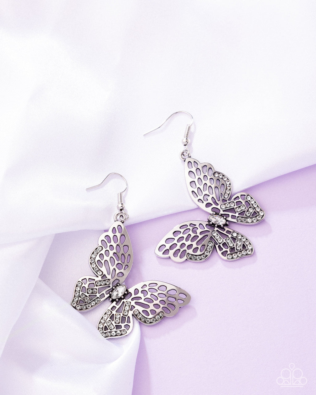 fresh-flutter-white-p5re-wtxx-657xx