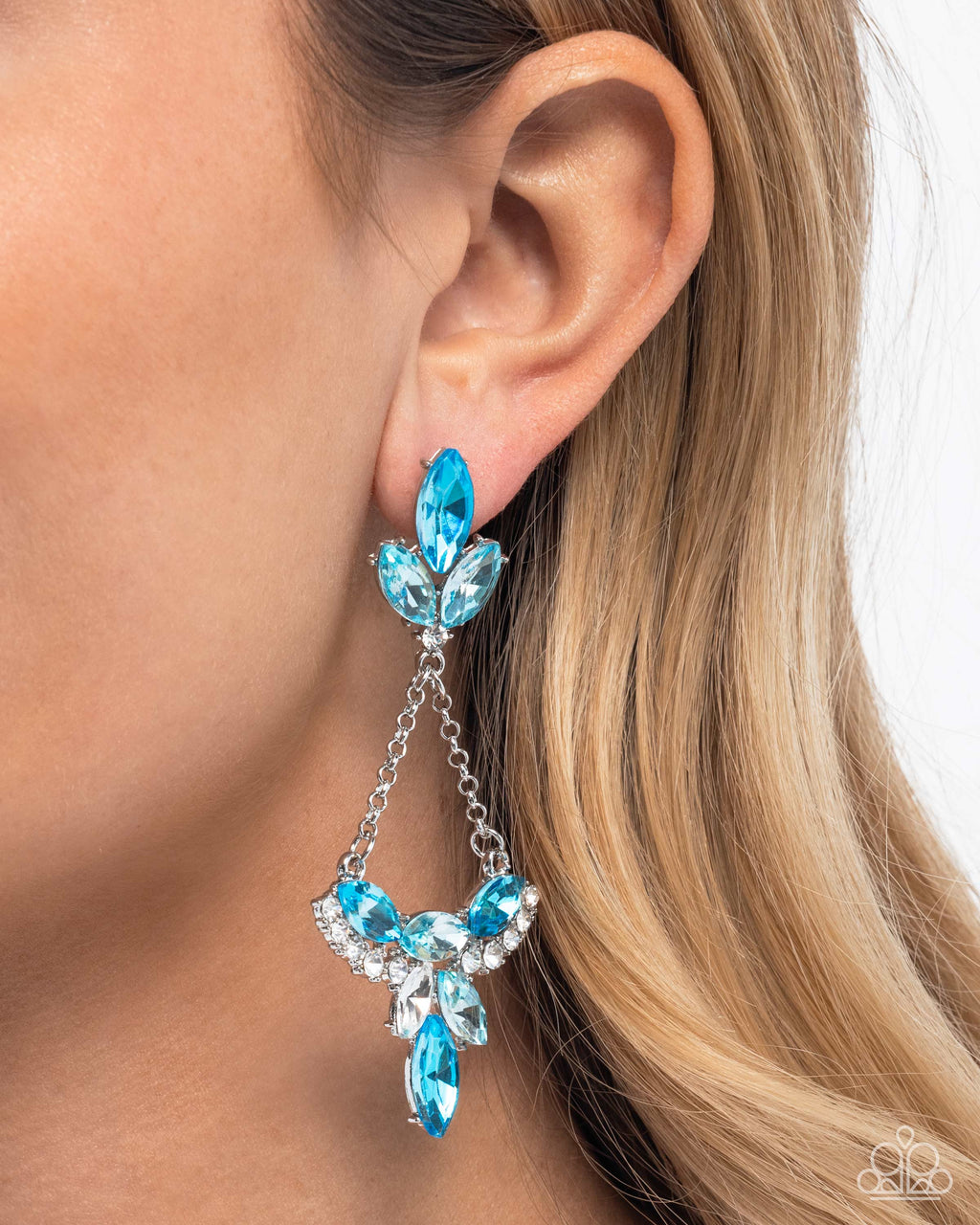 carefree-chandelier-blue-p5po-blxx-227xx