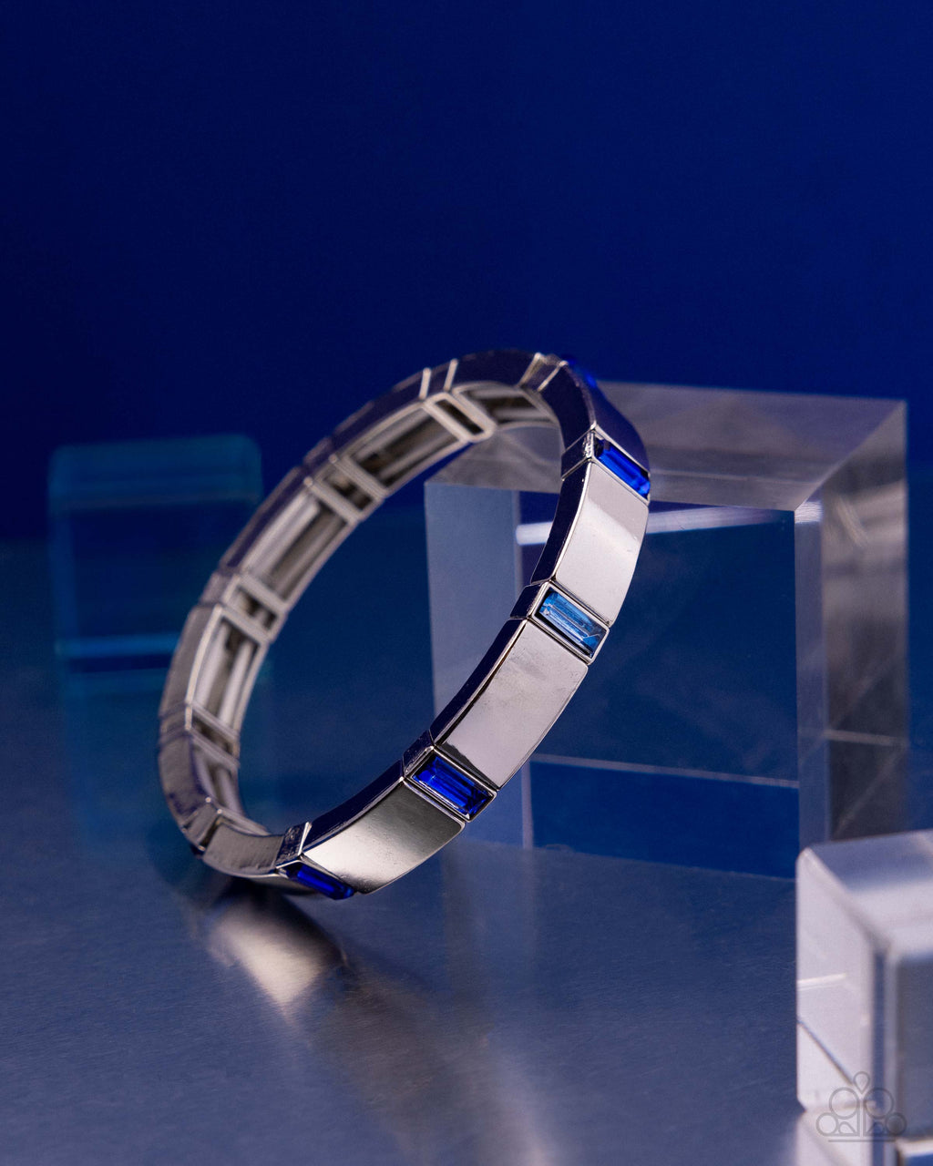 glistening-gesture-blue-p9ba-blxx-037xx