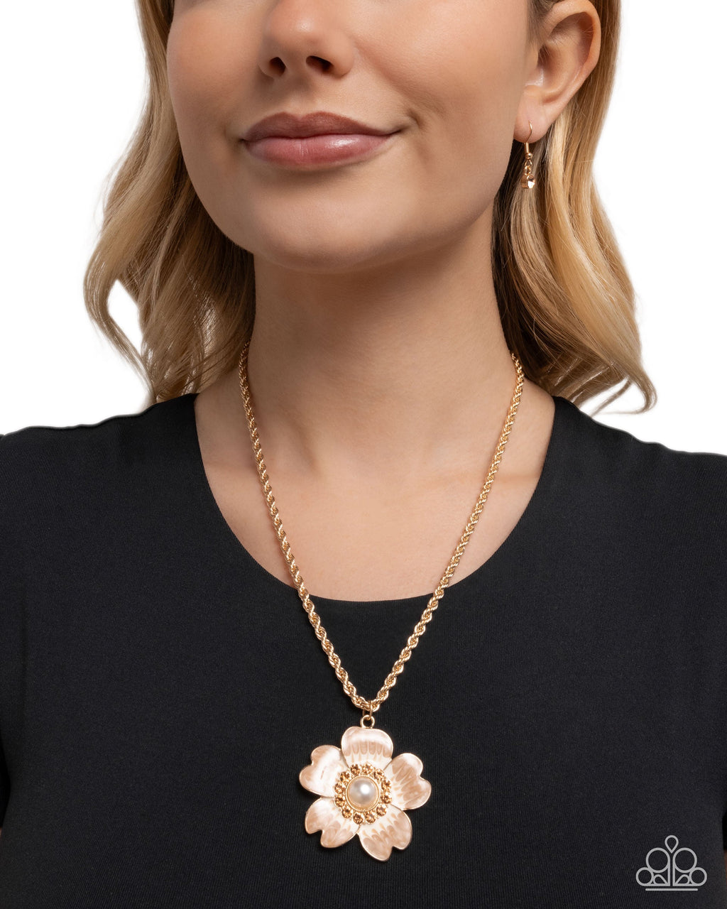 perennial-pendant-brown-p2re-bnxx-392xx